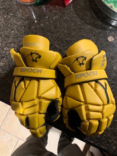 Used Player's Epoch 12" Integra Lacrosse Gloves