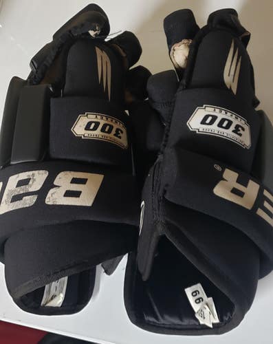 Used Bauer Impact 300 Gloves 15"