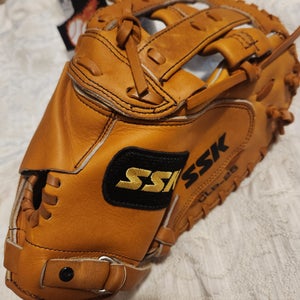 New SSK Right Hand Throw Catcher's CLP-25 Softball Glove 33" Pre-Oiled Dimple Process
