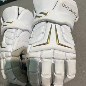 True dynamic lacrosse glove