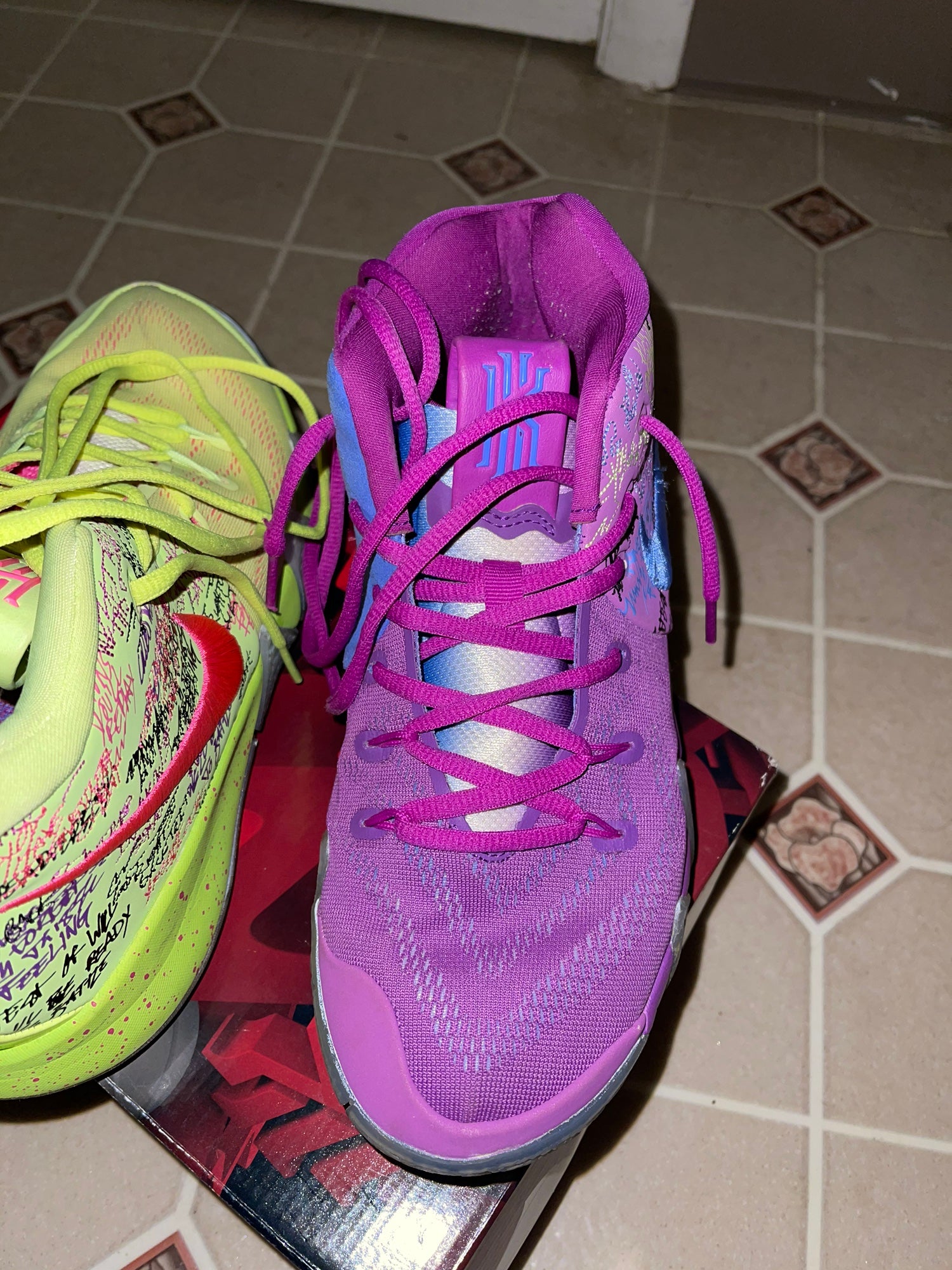 kyrie 4 confetti youth