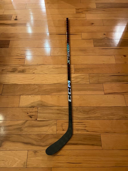 New Senior CCM Right Handed JetSpeed FT5 Pro Hockey Stick P29