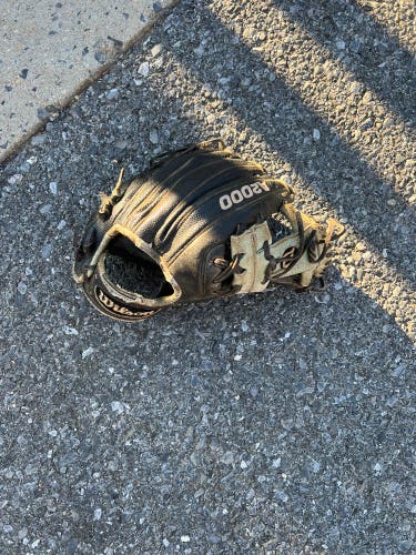 Infield 11.5" A2000 Baseball Glove