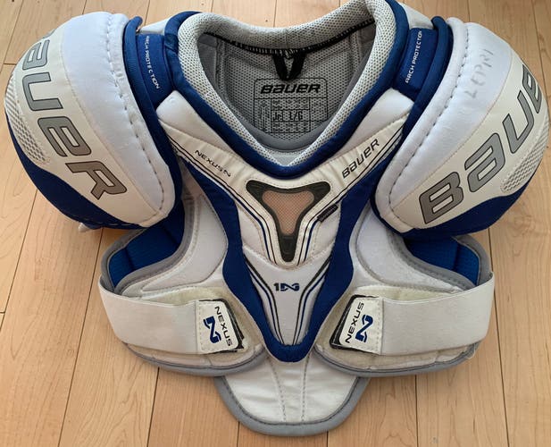 Junior L Bauer Nexus 1N Shoulder Pads