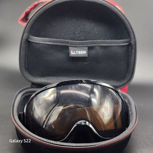 Unisex New Ski Goggles Loowoko  UV Protection Anti Fog OTG Unisex with Hard Case Black Frame