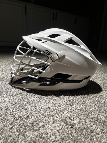 Player's Cascade S Helmet