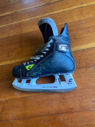 Used Graf Wide Width  Size 5.5 Supra 135s Hockey Skates