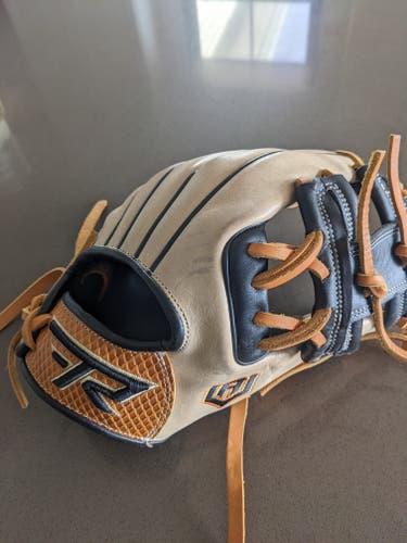 Used Right Hand Throw Infield Baseball Glove 11.75"