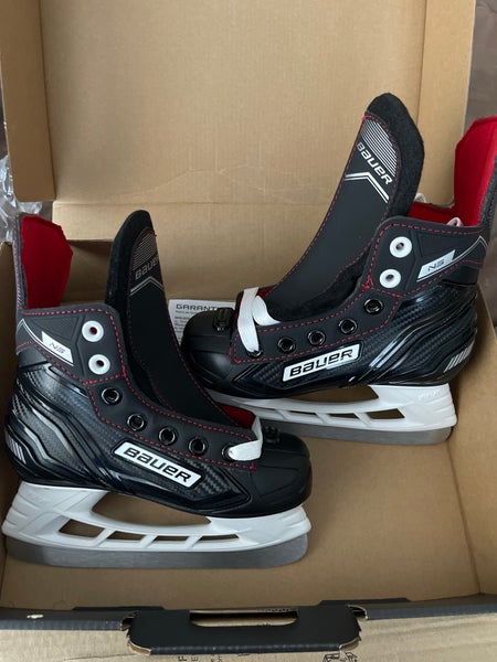 NWT Bauer NS Youth Hockey Skates - Size 11