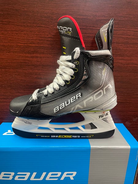 Senior New Bauer Vapor Hyperlite Hockey Skates Size 9 Fit 3
