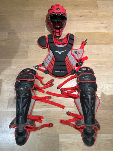 Used Mizuno Samurai Catcher's Set