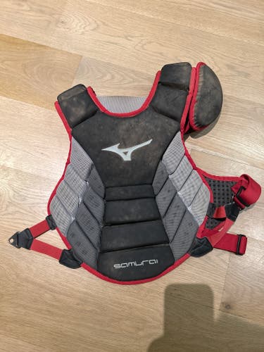 Used Mizuno Samurai Catcher's Chest Protector