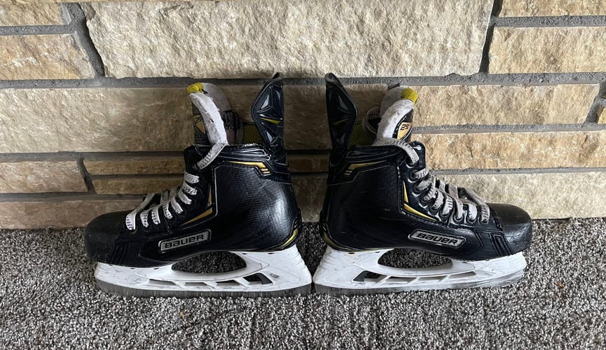 Used Bauer Supreme Size 4, Great Condition