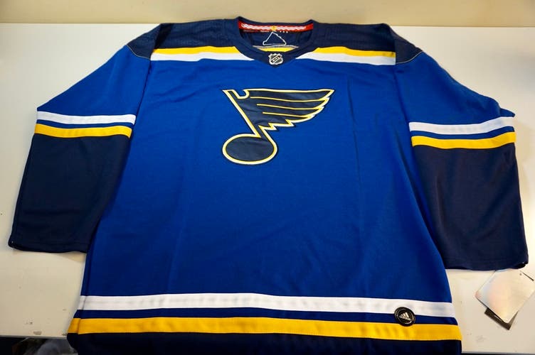 BLUES MEN'S HOCKEY JERSEY SIZE 60 EQUAL TO A 4XL