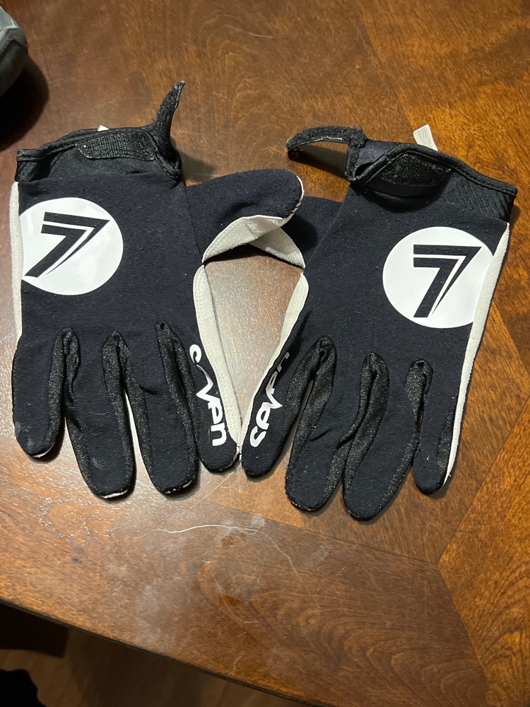 Seven 2022 Annex Gloves - Dot