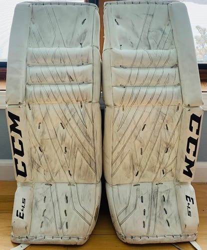 26" CCM  Extreme Flex E4.5 Goalie Leg Pads