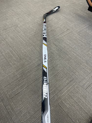 Senior Right Handed P92 Supreme One.4 Hockey Stick