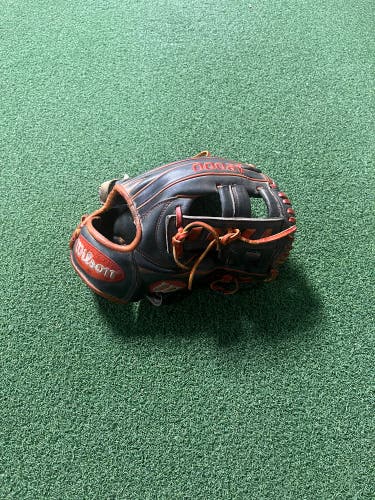 wilson 11.5" A2000 Baseball Glove