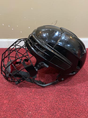 Penguins Helmet Bag CCM UND Home And Away Socks Medium CCM Pro Stock Super Tacks X Helmet Item#NDH1