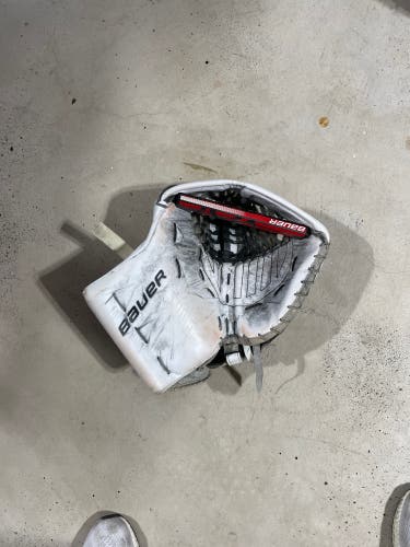 Used Regular Bauer Supreme Ultrasonic Goalie Glove