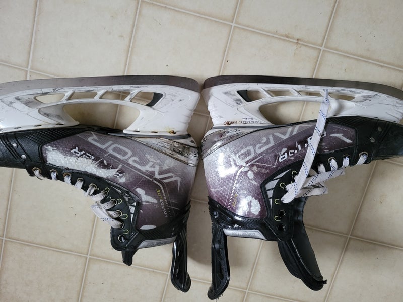 Senior Used Bauer Vapor Hyperlite Hockey Skates Regular Width Pro Stock Size 10.5