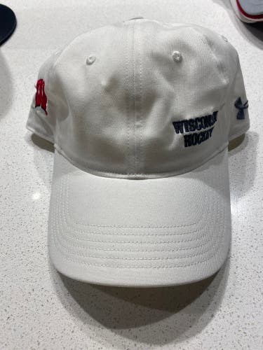 New Wisconsin Hockey One Size Fits All Under Armour Hat