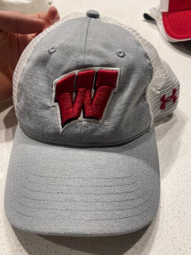 New Athletic Wisconsin One Size Fits All Under Armour Hat