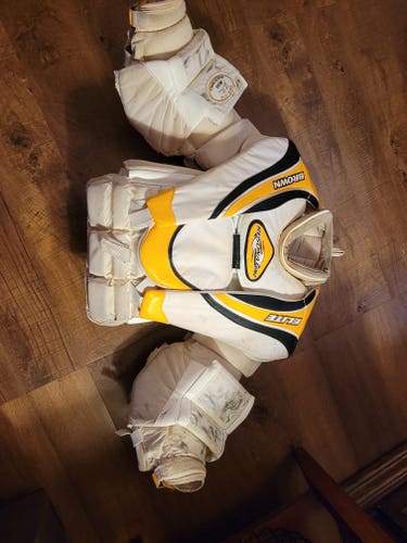 Used Brown 2400 Medium Goalie Chest Protector
