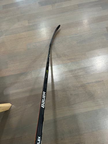 Senior New Left Hand Bauer Vapor Hyperlite Hockey Stick P28 77 Flex