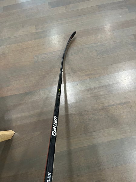 Senior New Left Hand Bauer Vapor Hyperlite Hockey Stick P28 77 Flex