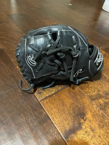 Pitcher's 11.75" Heart of the Hide Baseball Glove