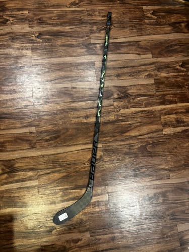 Intermediate Right Handed P28  Ag5nt Hockey Stick
