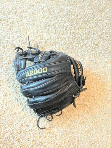 Used Infield 11.25" A2000 Baseball Glove