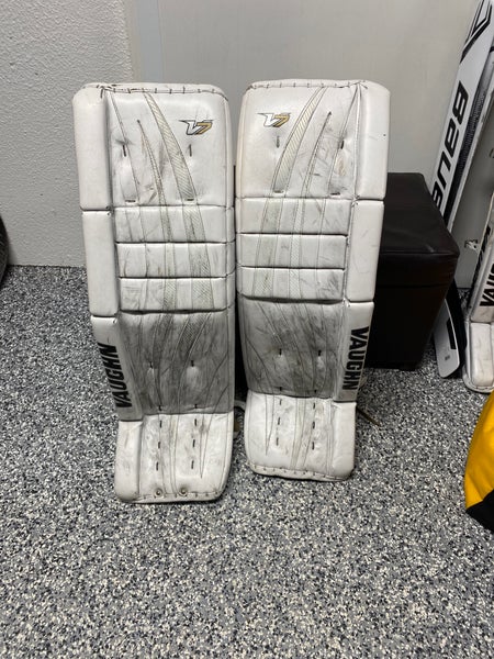 Used 36" Vaughn Velocity V7 Goalie Leg Pads