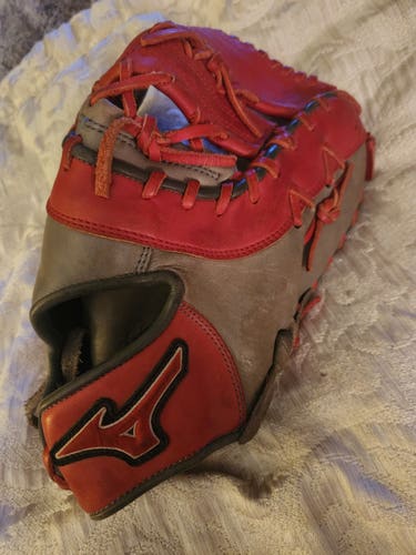 Mizuno R.H.T First Base MVP Prime Special Edition Baseball Glove 12.5" Gray/Red Game Ready