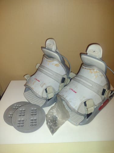 Flow men's medium snowboard bindings vintage
