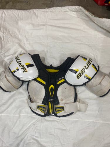 Bauer Supreme 140 Shoulder pads