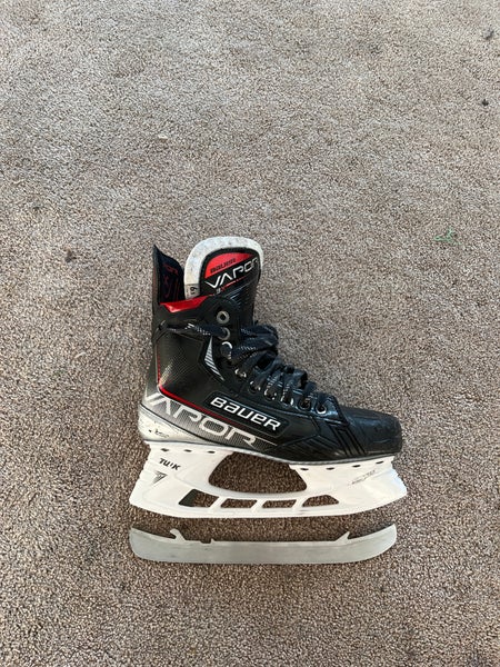 Intermediate Bauer Regular Width Size 6.5 Vapor 3X Hockey Skates
