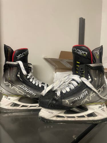 Bauer vapor hyperlite skate