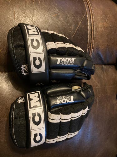 Used CCM Tacks 492 Gloves