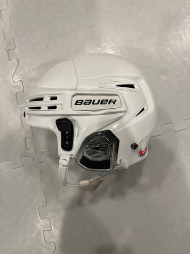 Used Small Bauer Re-Akt 75 Helmet