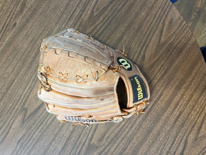 Pitcher's  A2000 Baseball Glove