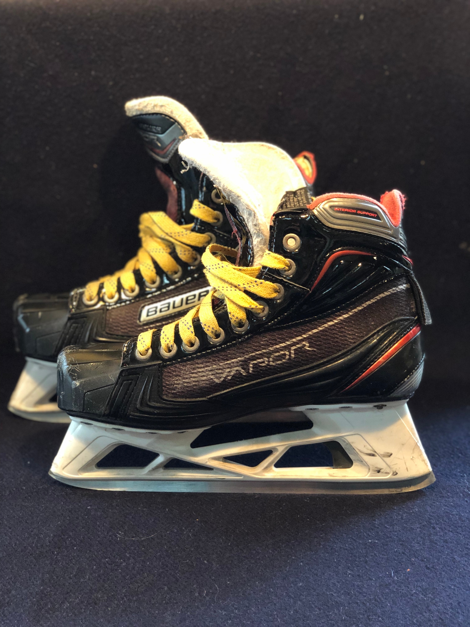 Senior Used Bauer vapor x900 Hockey Goalie Skates Size 7