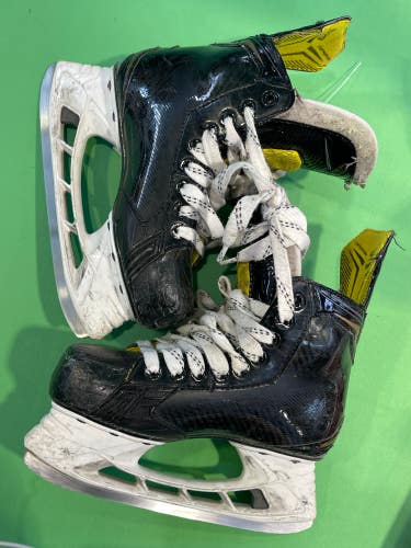 Junior Used Bauer Supreme S29 Hockey Skates D&R (Regular) 3.0