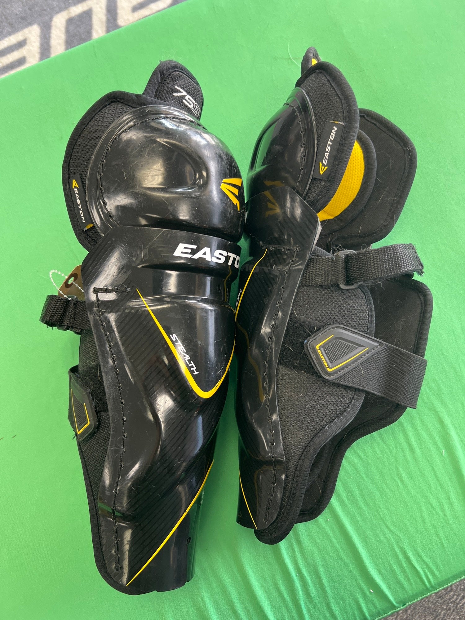 Easton Stealth 75S EQ 20 Hockey Shin Guards 14-inch Mismatch NWT YGI SH63