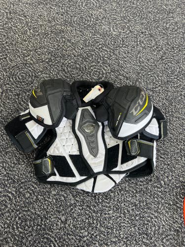 Used Junior Medium CCM Tacks Shoulder Pads