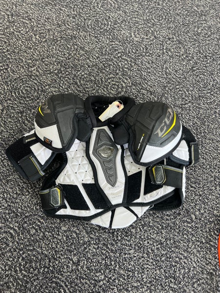 Used Junior Medium CCM Tacks Shoulder Pads