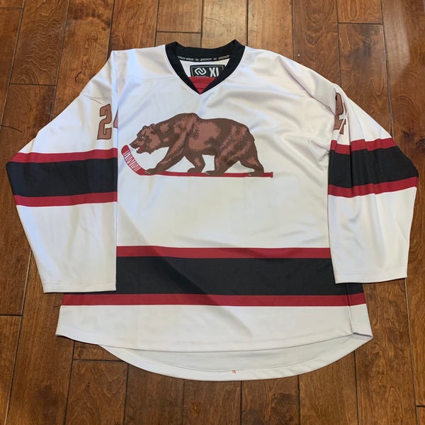How Hockey Jerseys Became Standard Wear for Fans – UC Press Blog