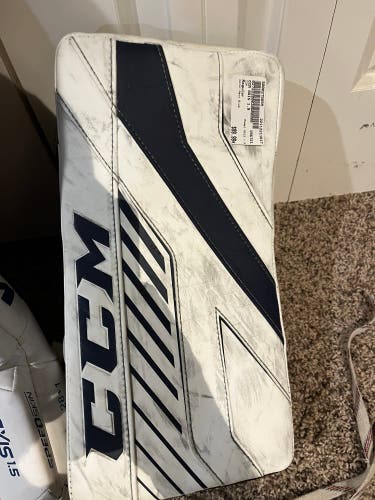 Ccm axis 1.9 junior goalie blocker