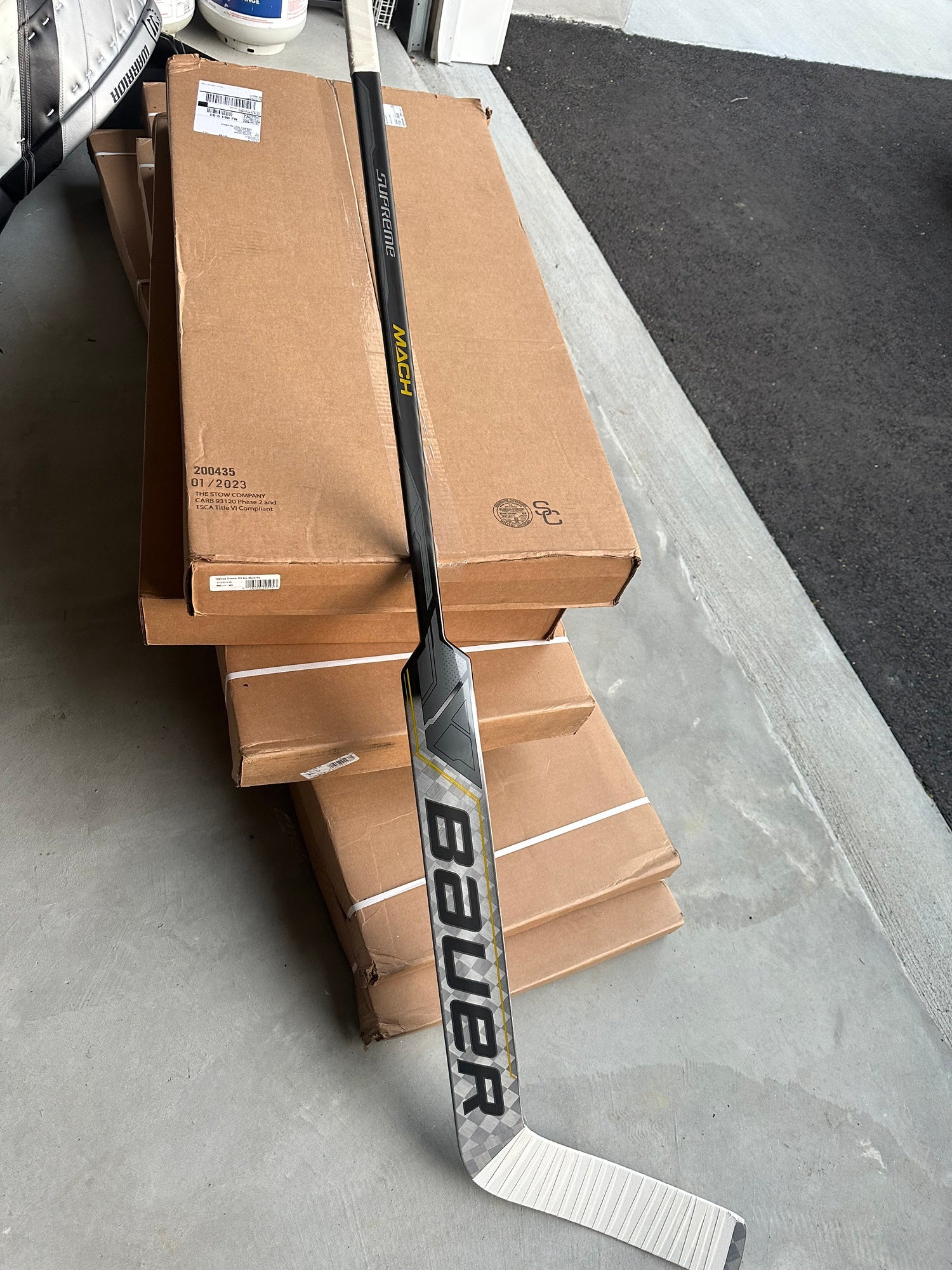 Brand New Gold Regular Bauer Supreme 3S Pro Goalie Stick P31 26